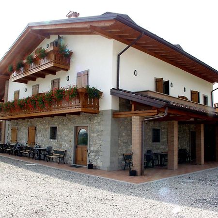 Wine Resort Faedis Екстер'єр фото